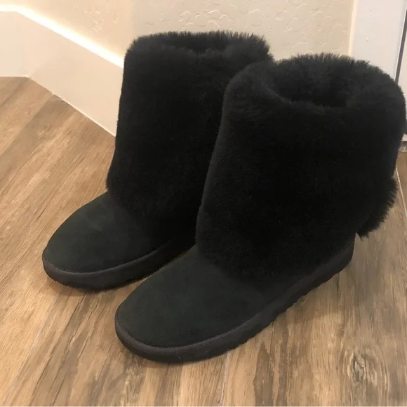 Ugg Classic Cuff Tall Boot - Picture 3 of 9